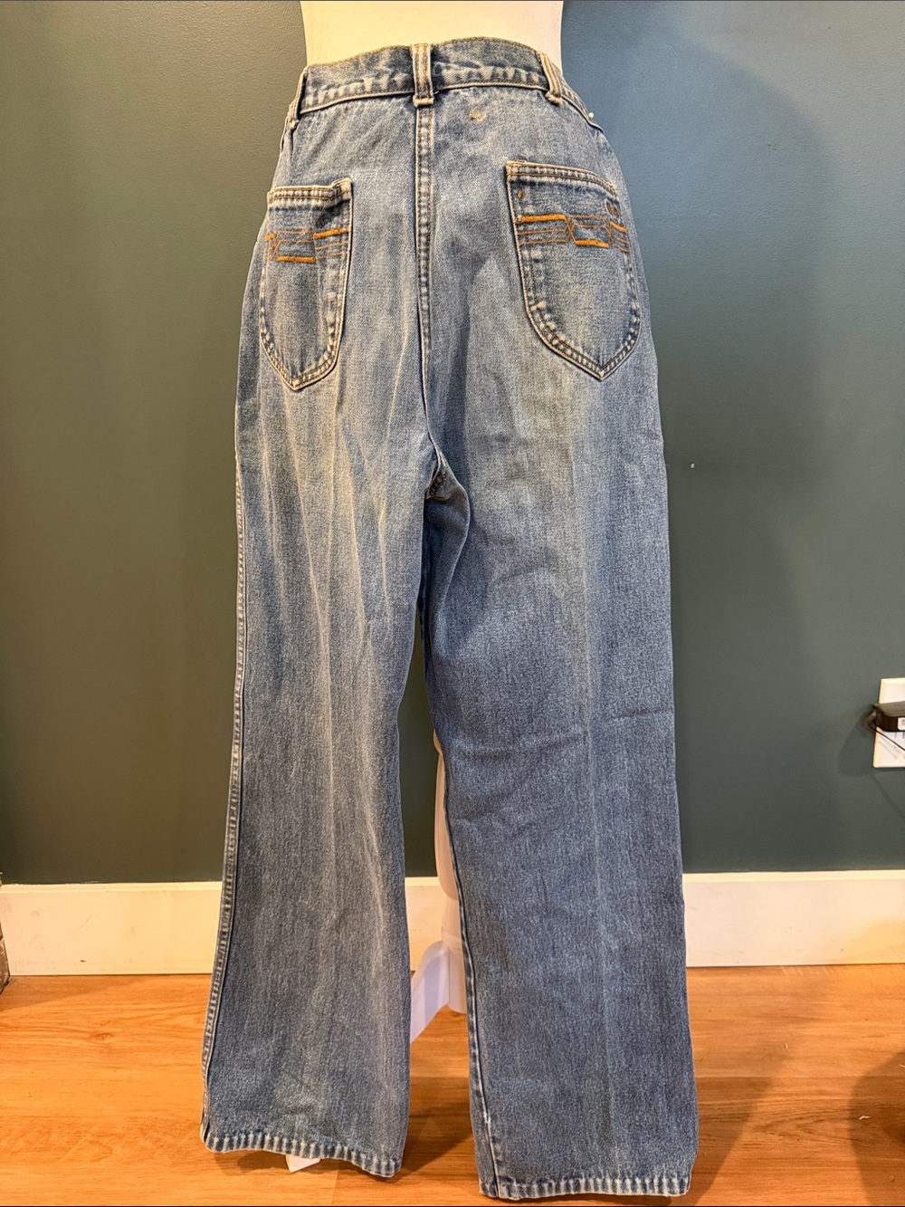 Vintage Givenchy High-Waisted Designer Jeans – 4G Logo